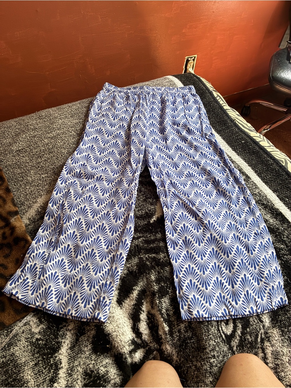MNG White and blue patterned wide leg pants